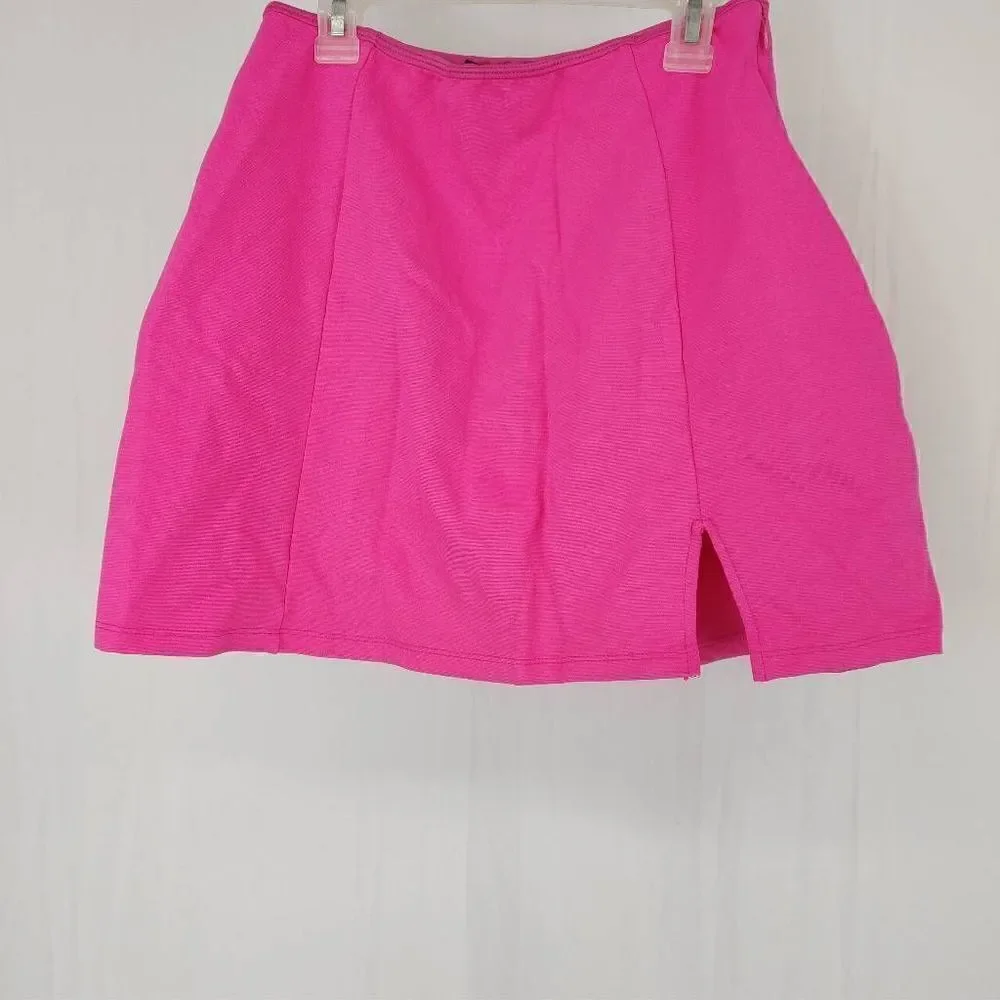 Lulus Spectacular Style Hot Pink Mini Skirt NWT Size Medium stretchy. Waist 13